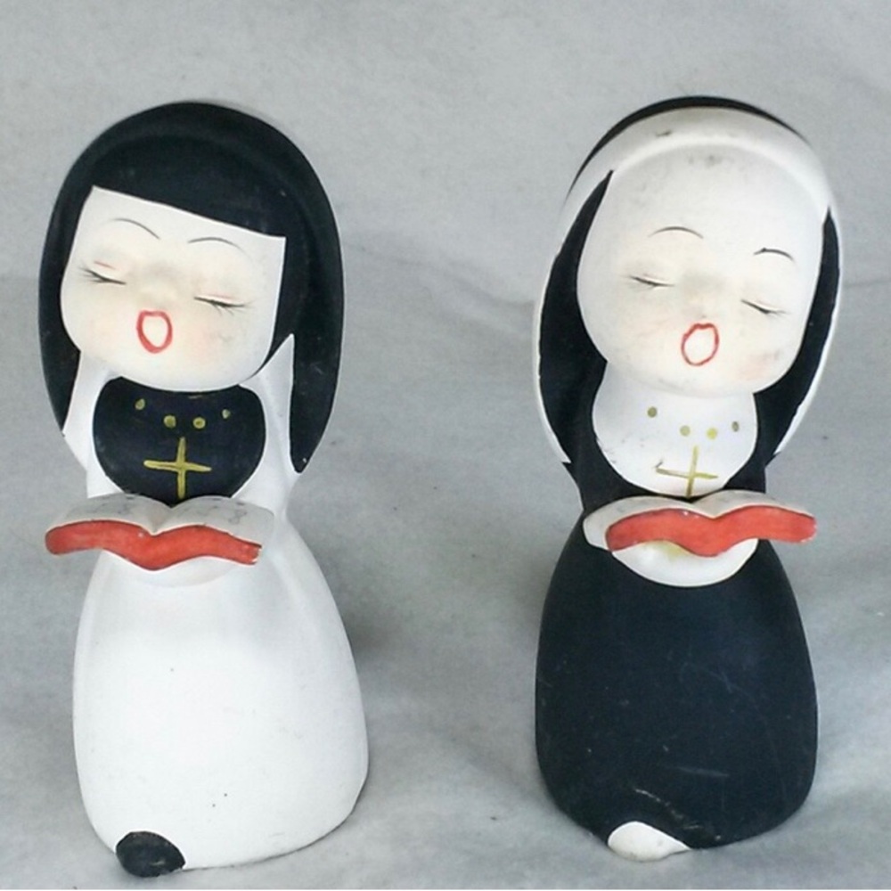 Sister Clay Dolls( vintage)